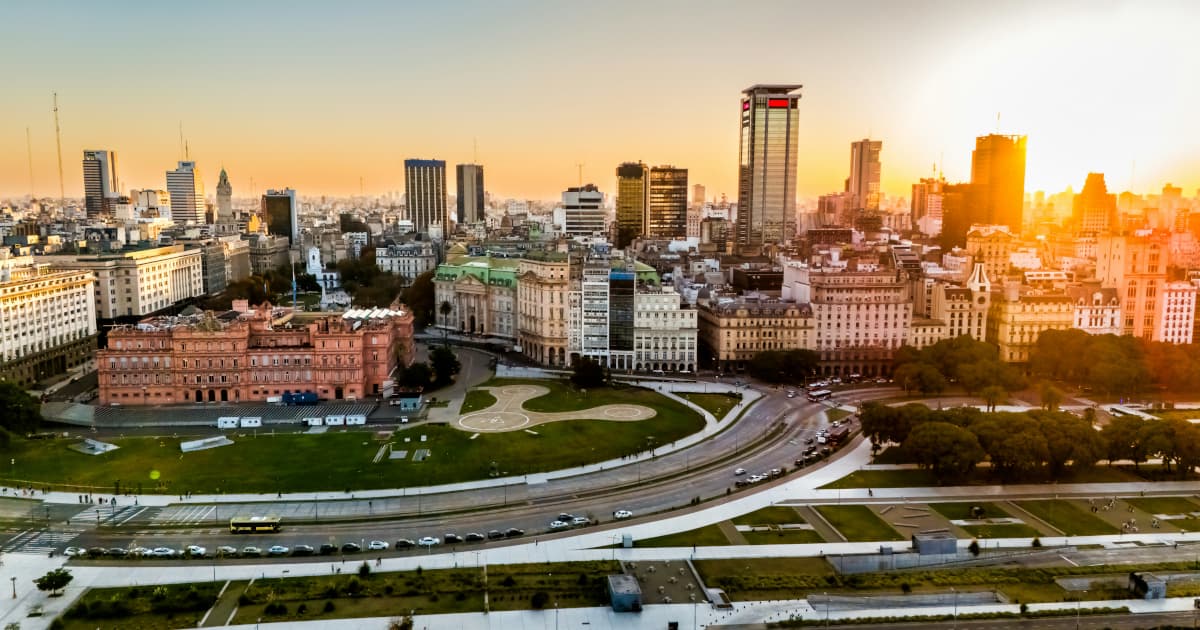 Middle East Conflict Fails to Trigger Expected Oil Price Surge, Defying Market Expectations