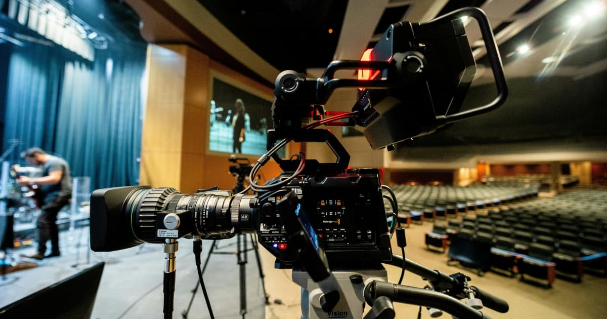 Trump Fed Chair Speculation Moves Dollar and Gold Markets