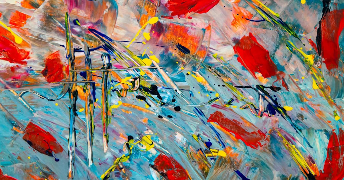 Canadian Sculptor Debuts Falcon Collection at Saudi Exhibition, Highlighting Cultural Exchange